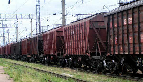 Оптовые поставки промышленной химии железнодорожным транспортом от ЗАО ХимКо-Линк.